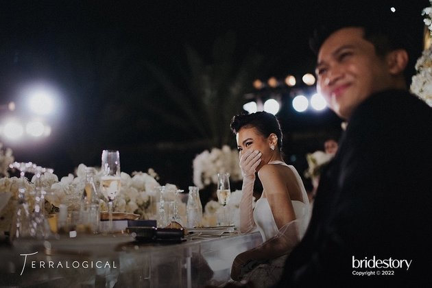 Exciting Portraits of Eva Celia's Revealed Wedding Reception, Duet with Indra Lesmana - Full of Laughter