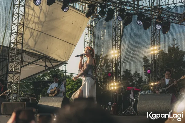 Sederet Penampilan Para Musisi Lokal &amp; Internasional di OTW Festival Malang