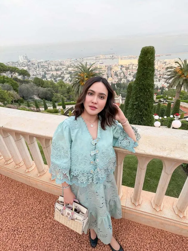 Shandy Aulia liburan di Palestina