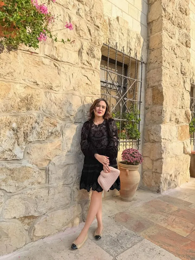 penampilan Shandy Aulia liburan di Yerusalem