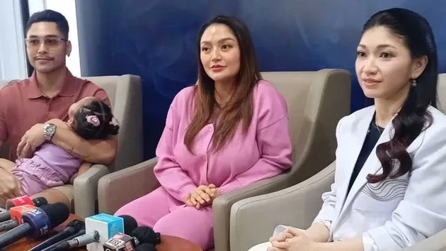 Siti Badriah Ditemui Awak Media Setelah Lahiran Anak Kedua