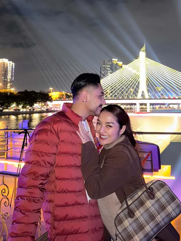 Siti Badriah dan Krisjiana