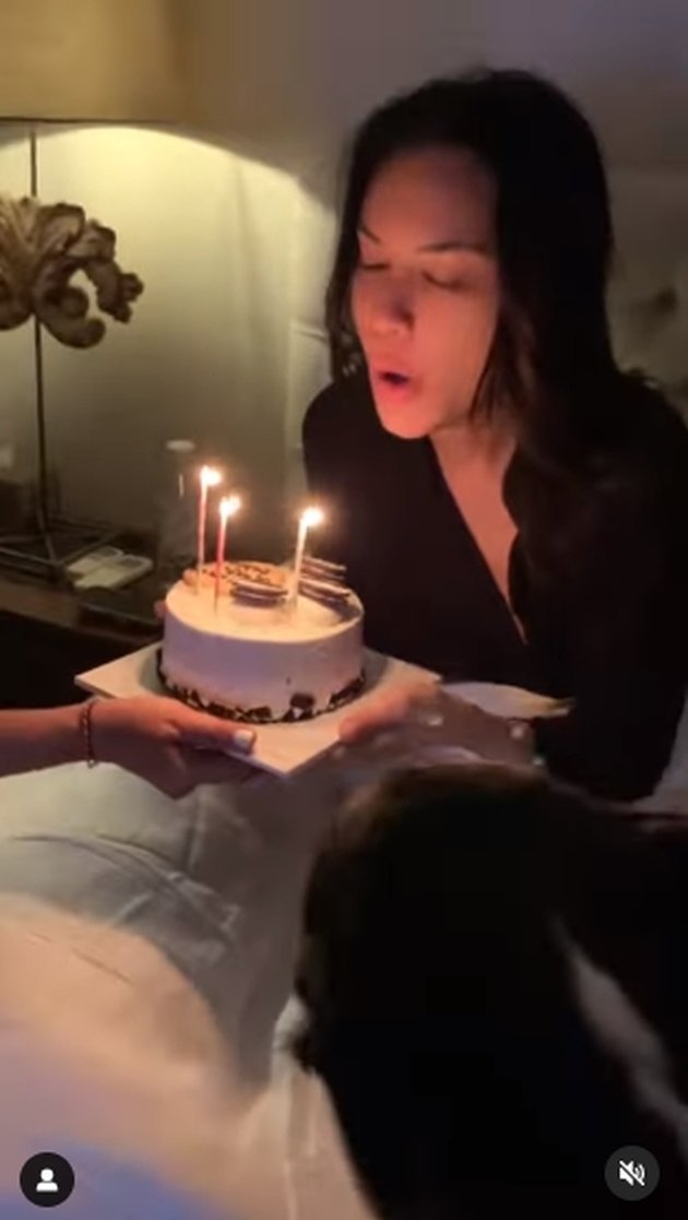 Di hari spesialnya, Sophia Latjuba mendapatkan surprise untuk ulang tahun ke-52.