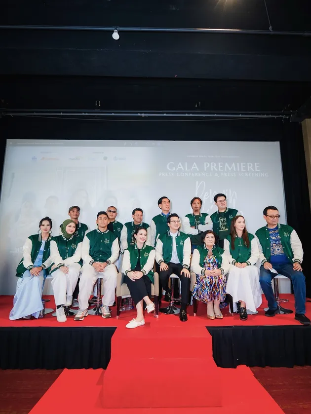 Steffi Zamora & para pemeran pengin hijrah