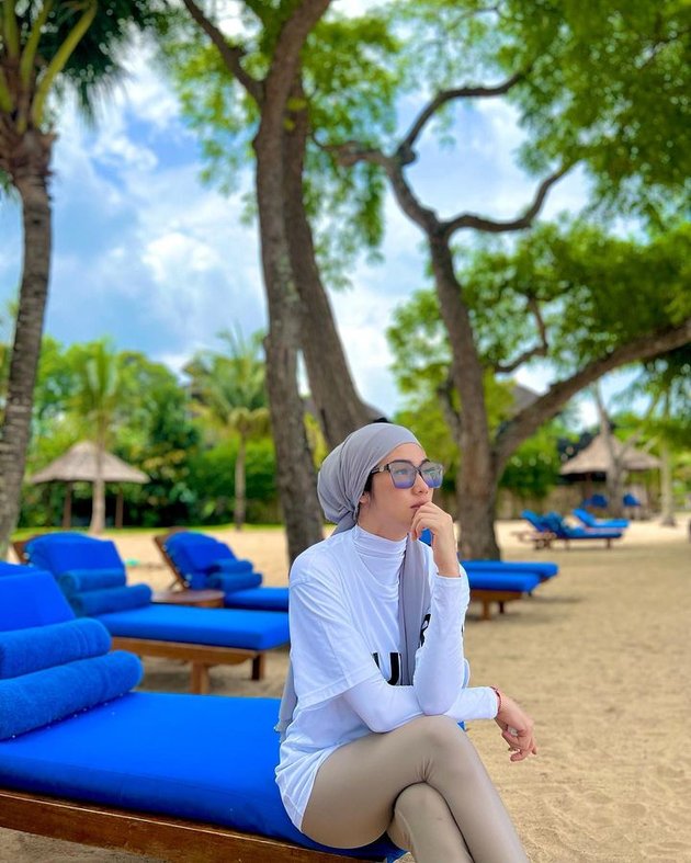 Portrait of Stevi Agnecya Removing Hijab During Vacation in Bali, Often Criticized by Netizens - Getting Annoyed with Haters