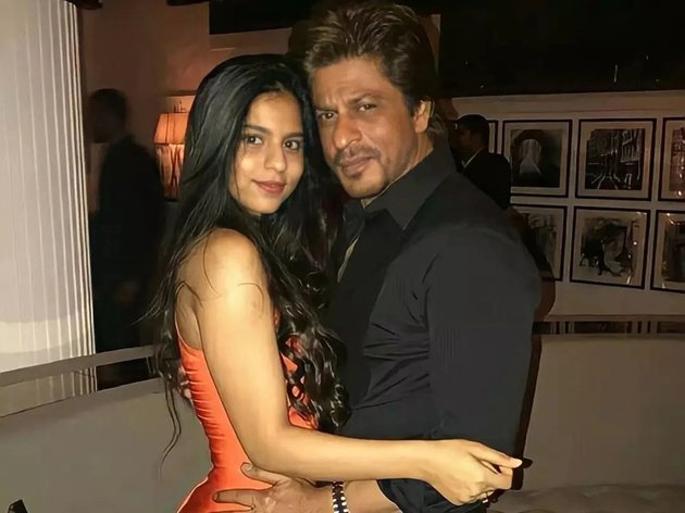 Portrait of Suhana Khan and Agastya Nanda, SRK's Rumored Dating Partner with Amitabh Bachchan's Grandson