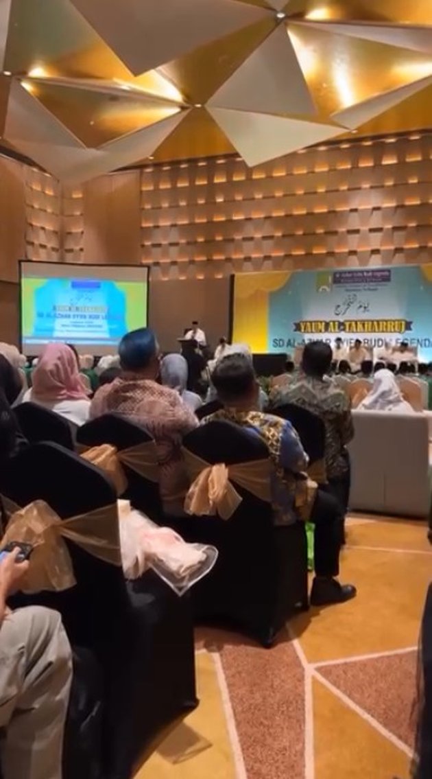 Portrait of Sule Attending His Son's Graduation Alone, Not Accompanied by His Girlfriend - Putri Delina's Comment Makes Sadness
