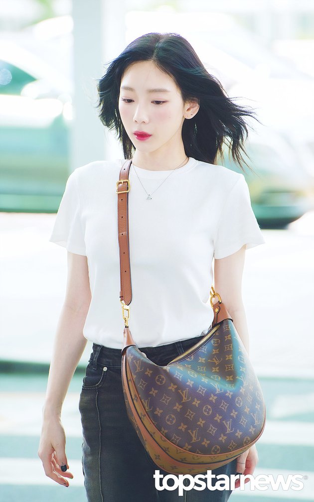 Portrait of Taeyeon Girls Generation Departing from Incheon Airport to Jakarta for Tomorrow's Concert, Her Beauty is Dazzling!