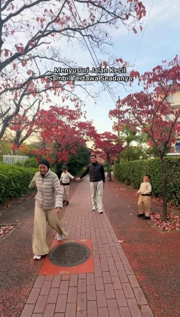 Tantri Kotak dan keluarga di Jepang