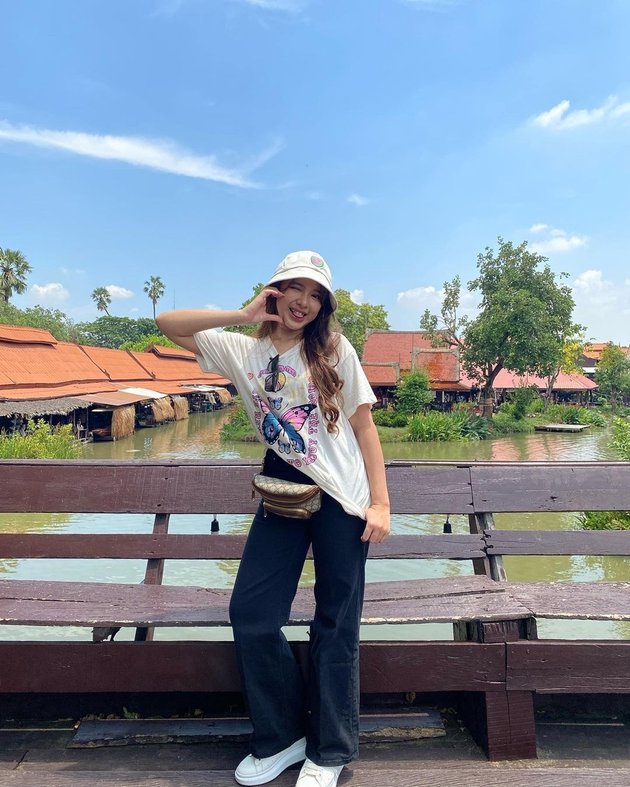 Portrait of Tiara Andini's Vacation in Thailand, Looking Beautiful in Casual Minimalist Style