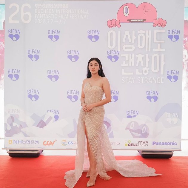 Portrait of Three Representatives of the Cast of 'INANG' Attending the World Premiere in South Korea, Naysila Mirdad Looks Stunning in an Elegant Dress