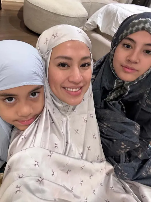 Momen Tyna Dwi Jayanti Rayakan Ulang Tahun Ke-36