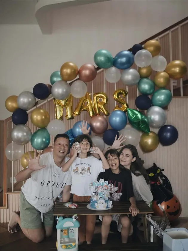 Ringgo Agus Rahman bersama keluarga