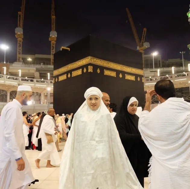 Chika Jessica Umroh &amp; Berhijab