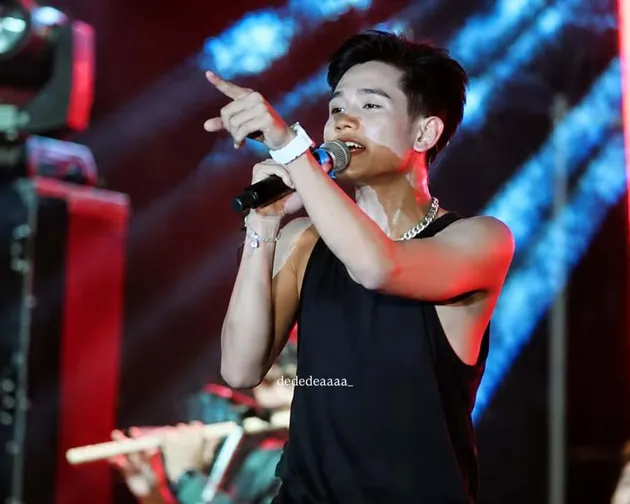 Valen DA7 terlihat macho.