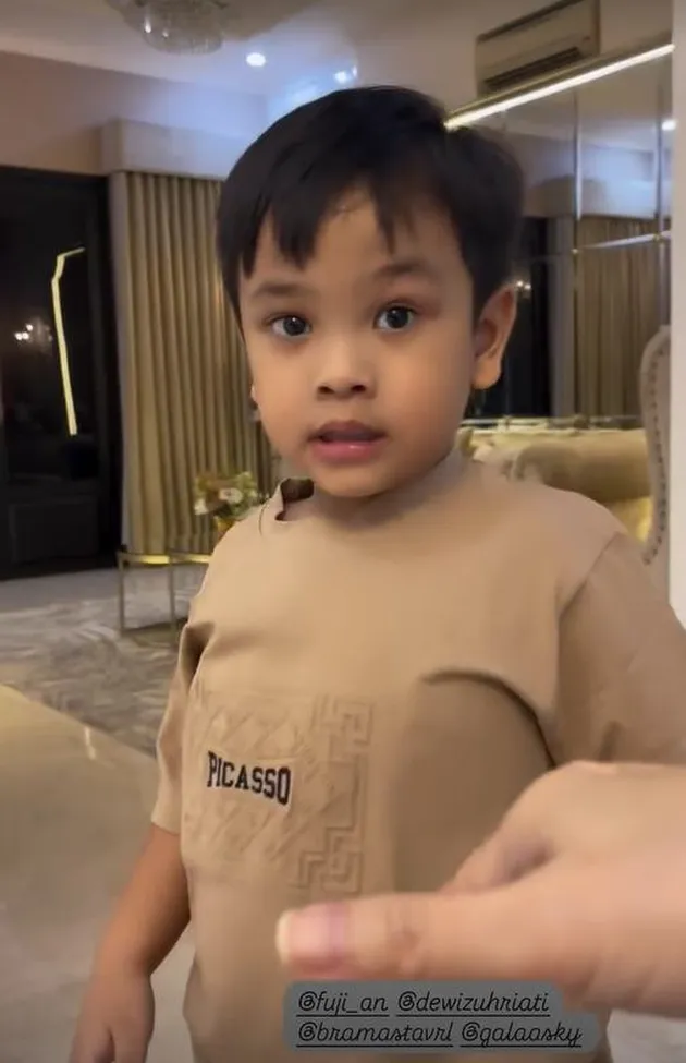 Venna Melinda - Fuji