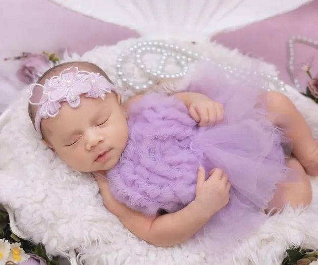 L Joyee Tamara pakai baju ungu