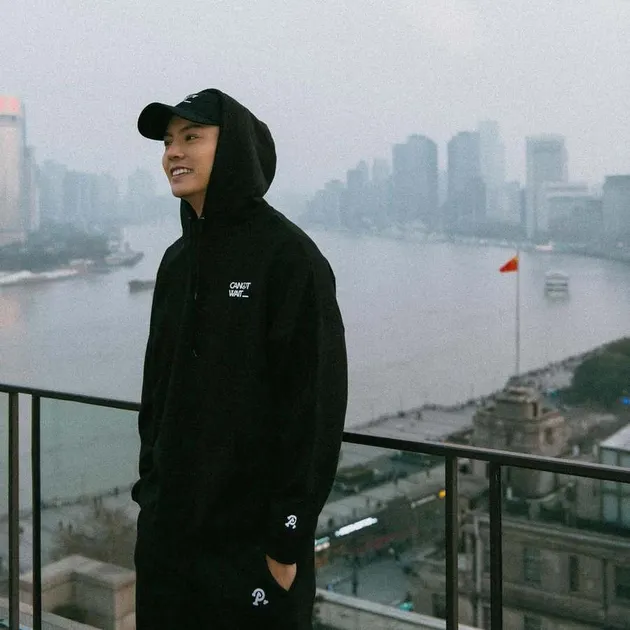 Potret William Chan yang Penuh Pesona Kharismatik