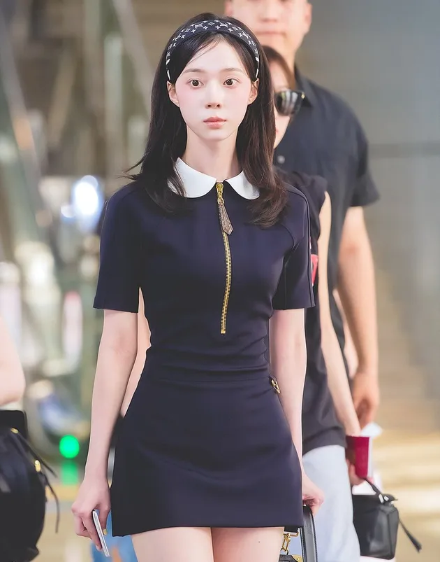 Potret Winter Aespa di Bandara dengan No-Eye Makeup