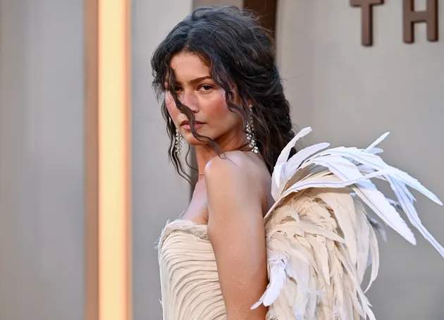 Zendaya curi perhatian di premiere The Odyssey