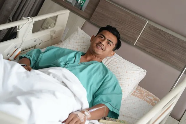 Pratama Arhan terbaring di rumah sakit