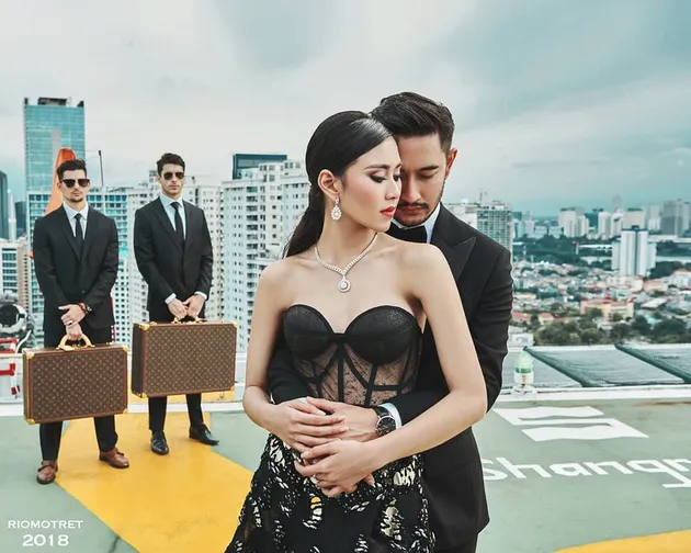 PREWED, SYAHNAZ & JEJE BERPOSE DI HELIPAD GEDUNG PENCAKAR 