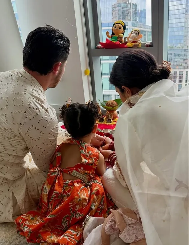 Priyanka Chopra dan Nick Jonas rayakan Diwali