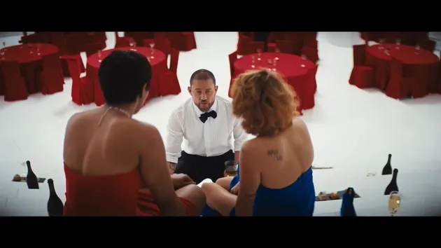 Channing Tatum jadi pelayan