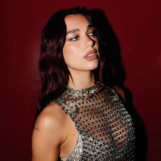 Profil Dua Lipa