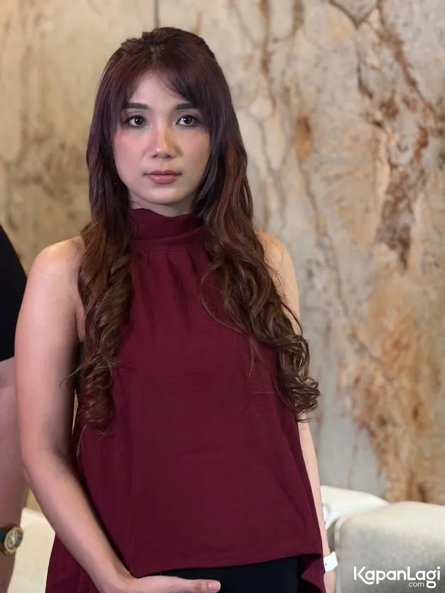 Fangfang istri Vicky Prasetyo