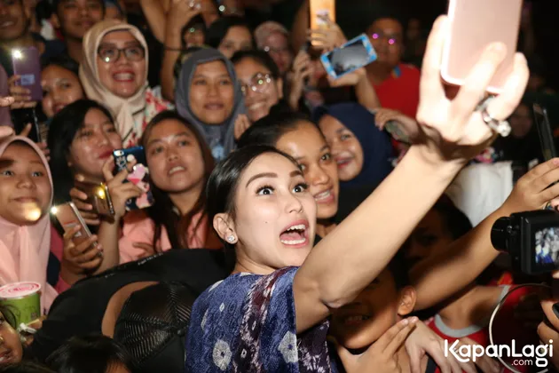 ayu ting ting dimsum martabak