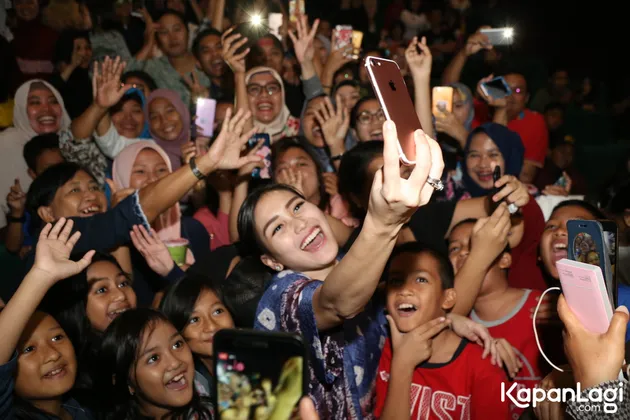 ayu ting ting dimsum martabak