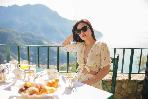 Divorce Process is Ongoing, Shandy Aulia's Vacation Photos in Italy are Being Criticized for Being Too Sexy
