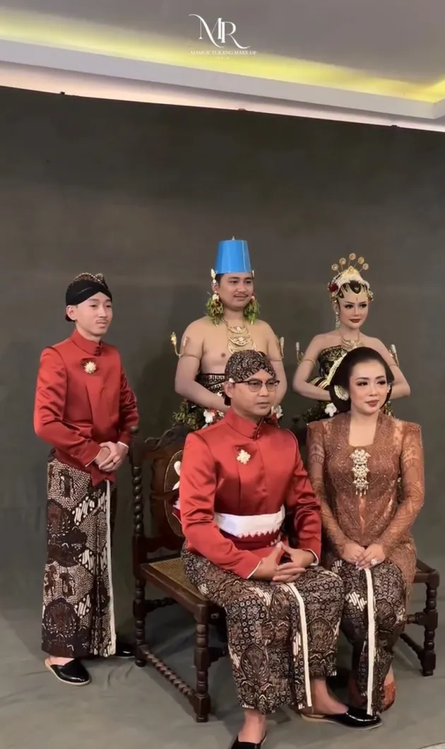 Aksa Uyun dan Yosika foto dengan Soimah