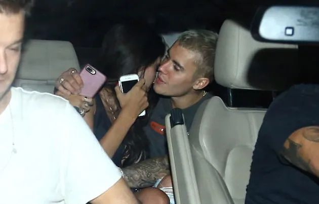 Justin Bieber Mesra Dengan Wanita Cantik