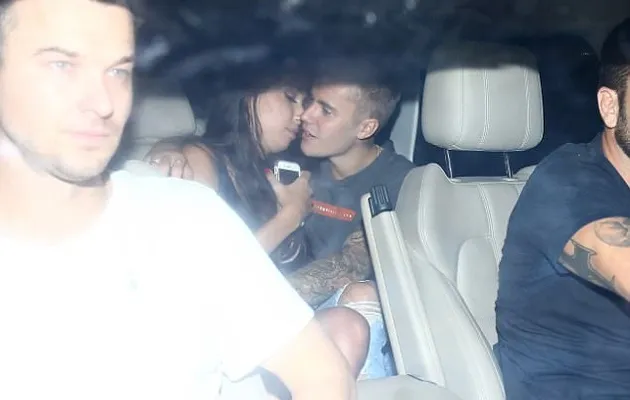 Justin Bieber Mesra Dengan Wanita Cantik