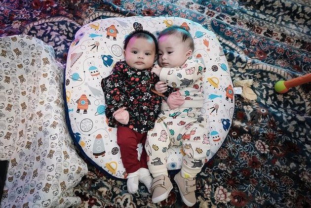 Having Many Male Friends, 15 Adorable Photos of Baby Ameena's Playdate with Celebrity Children - Meeting Handsome Boys Every Day