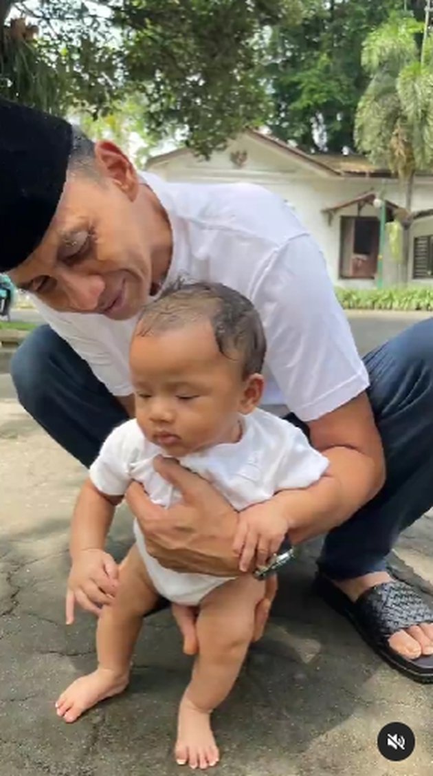 Play Soekarno's Speech to His Infant Child, Here are 7 Portraits of Olivia Zalianty Taking Care of Baby Hydro - The First Moment Stepping on Earth is Unforgettable