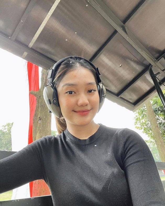 Putra Siregar Sentenced to 6 Months, Here are 8 Photos of Chika who was Once Accused of Being the Cause of His Imprisonment - Flooded with Criticisms during Her Vacation