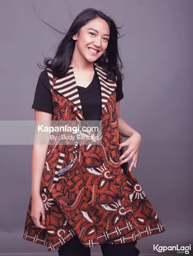 Putri Tanjung, anak Chairil Tanjung