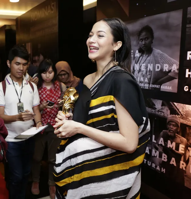 Putri Marino Hamil