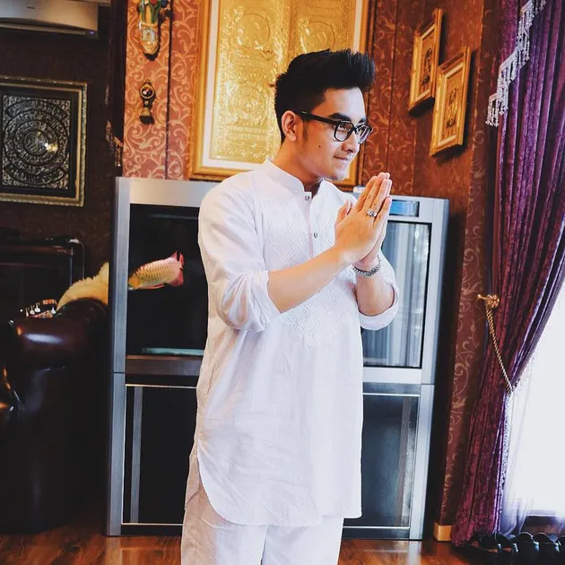 Tommy Rumengan, Mantan Pacar Aurel Hermansyah