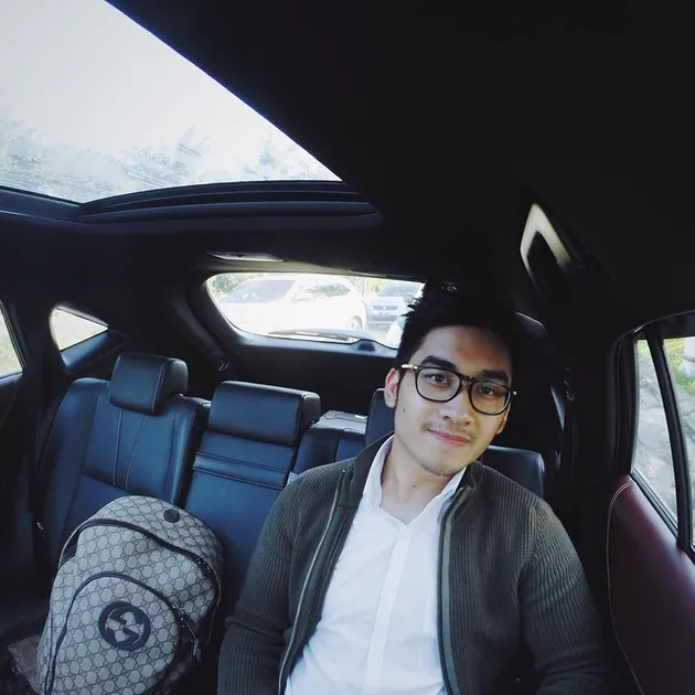 Tommy Rumengan, Mantan Pacar Aurel Hermansyah
