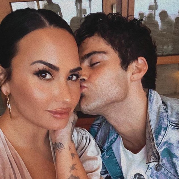 Breakup After 2 Months of Engagement, Demi Lovato & Max Ehrich's Intimacy is Now Just a Memory