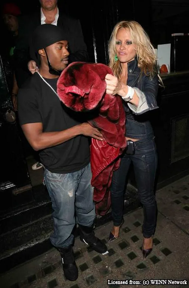 pamela_anderson_di_london