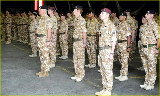 pangeran_harry_medali