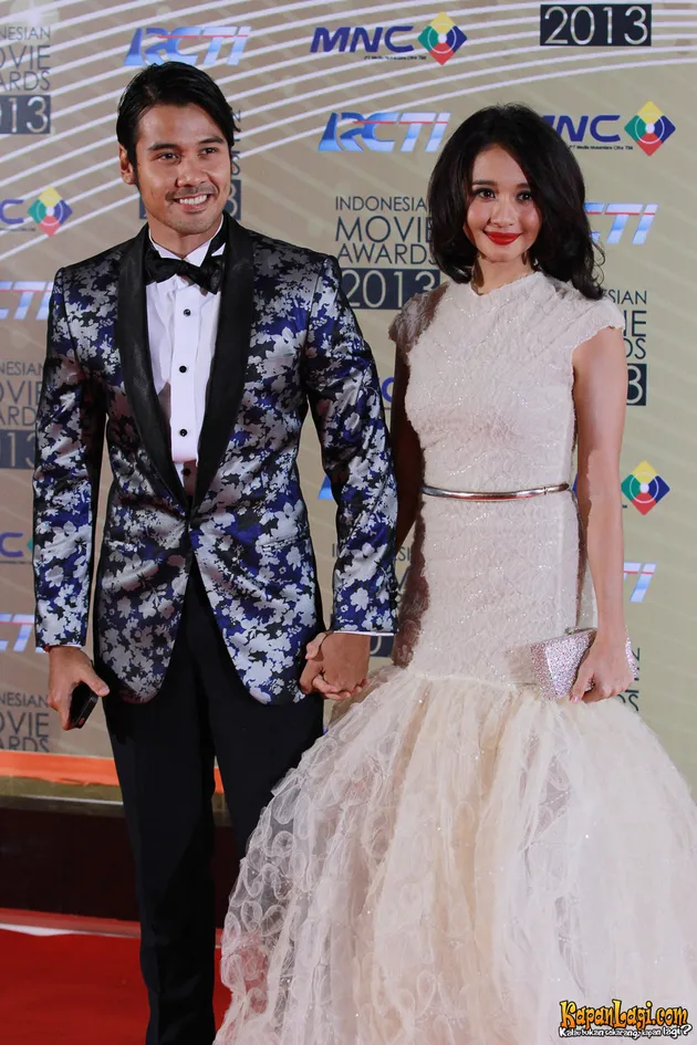 PARA ARTIS GLAMOR DI RED CARPET INDONESIAN MOVIE AWARDS 