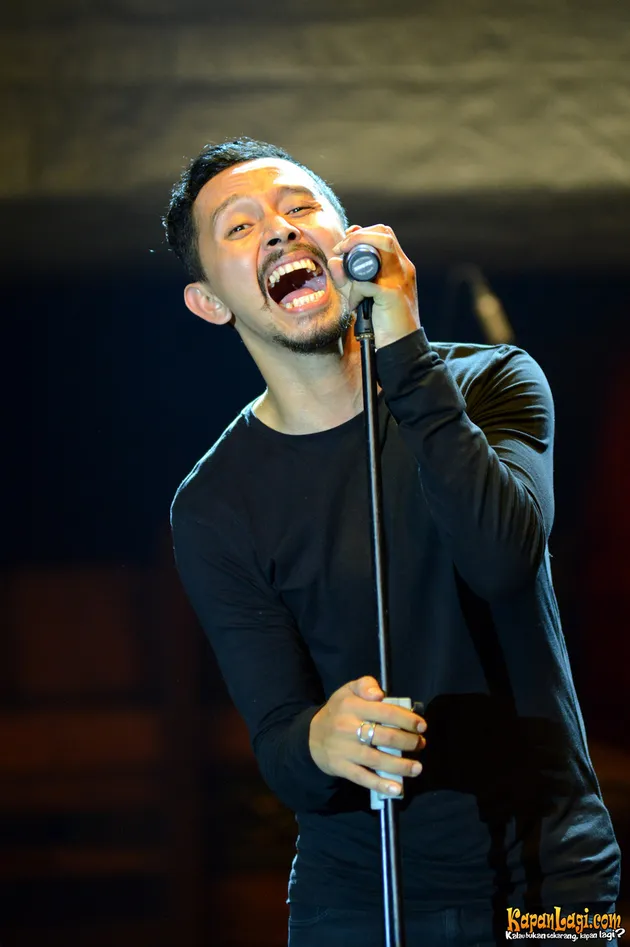 Indonesian Guitarist