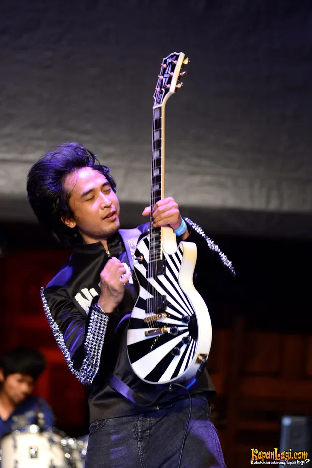 Indonesian Guitarist