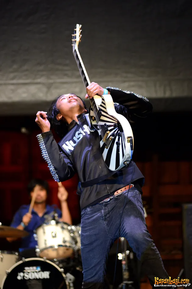 Indonesian Guitarist